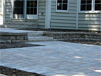 Multiple types of pavers in one patio